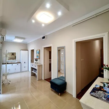 Belvarosi Bastyavar Apartman * Gyula