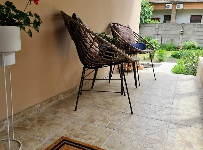 Belvarosi Bastyavar Apartman Gyula